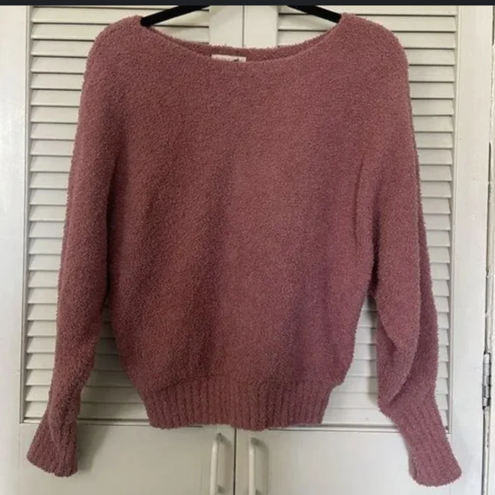Fuzzy Cropped Pink Sweater - Picture 1 of 7